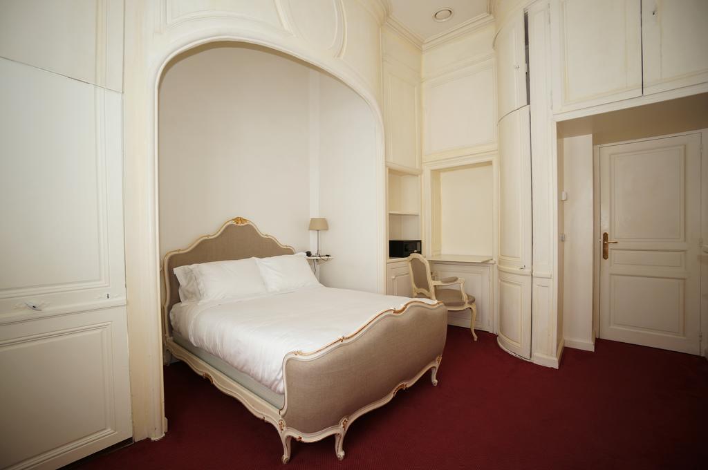 Les Trois Lys Hotel Condom Værelse billede